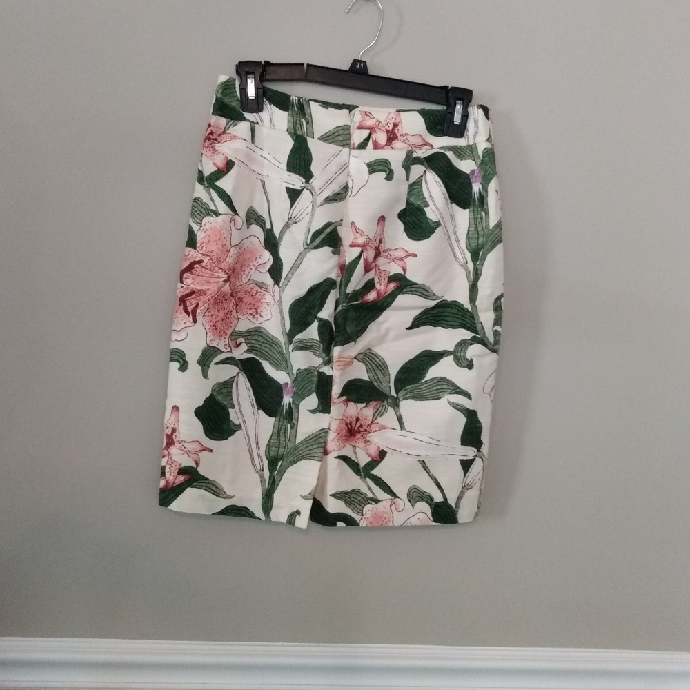 Ann Taylor floral lilies cotton pencil skirt - Picture 2 of 8